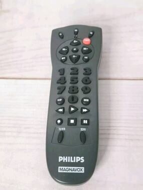 Philips Magnavox REM 110 Universal Remote Control Large Button TV VCR Cable